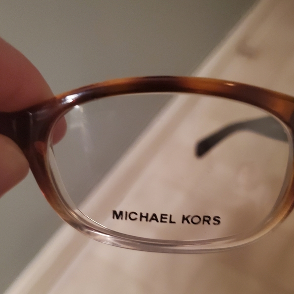 Brand New Michael Kors - Picture 2 of 6